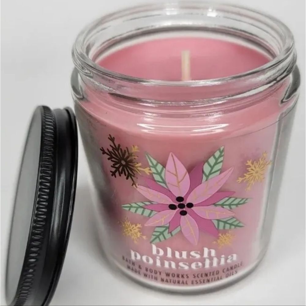 Bath & Body Works Blush Poinsettia 7 oz Single Wick Candle